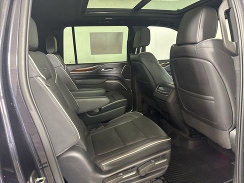 Used 2022 Cadillac Escalade ESV Premium Luxury w/ Performance Package AWD/4WD image 5
