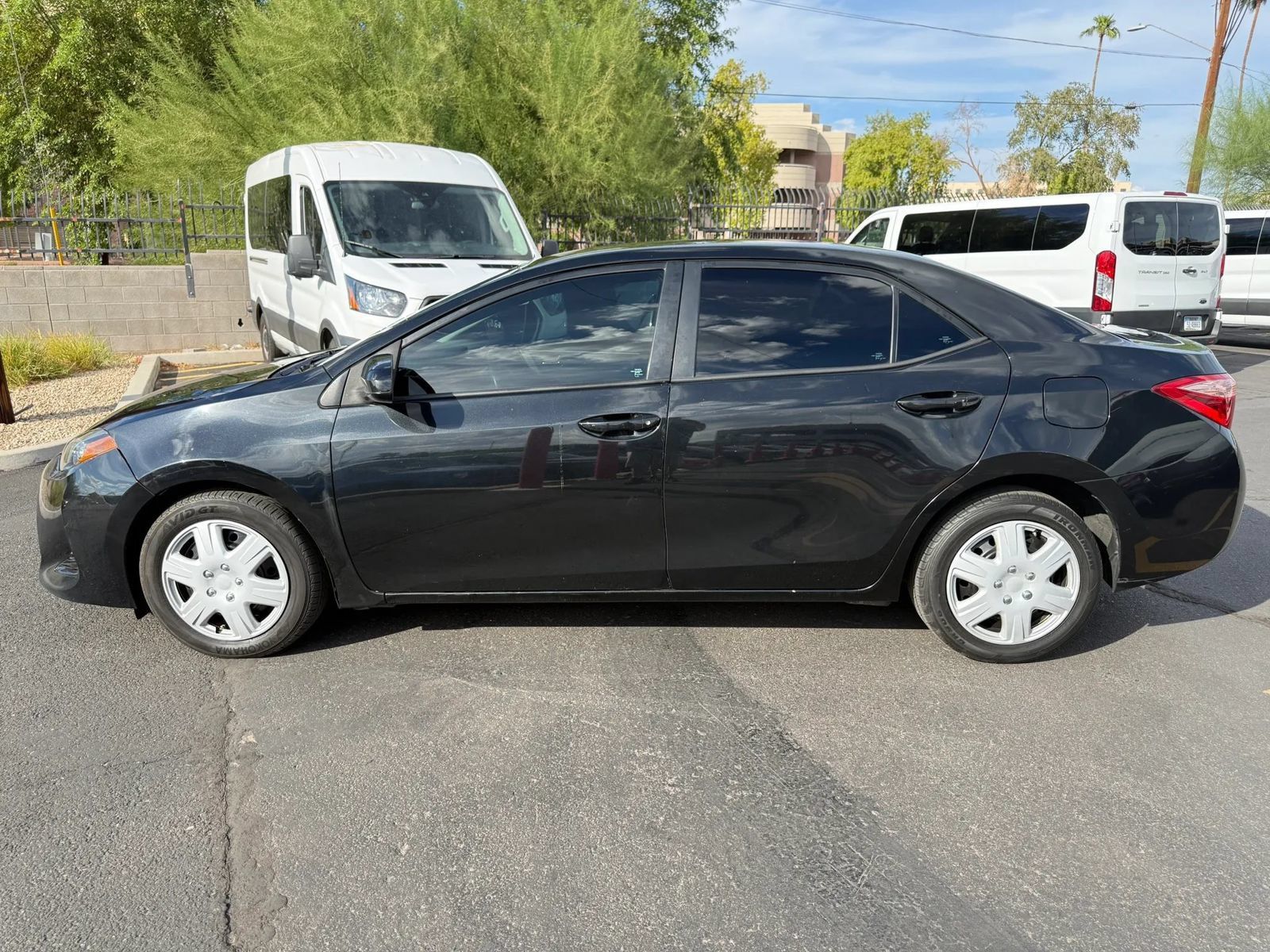 Used 2018 Toyota Corolla LE FWD image 8