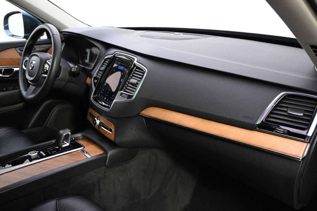 Used 2023 Volvo XC90 T8 Plus AWD/4WD image 15
