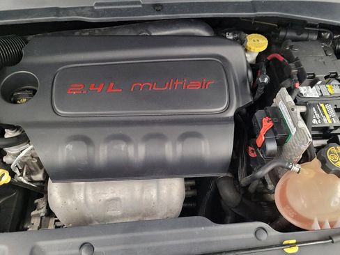 Used 2018 Jeep Compass Latitude FWD image 30