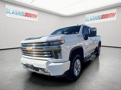 Used 2023 Chevrolet Silverado 2500 High Country image 3