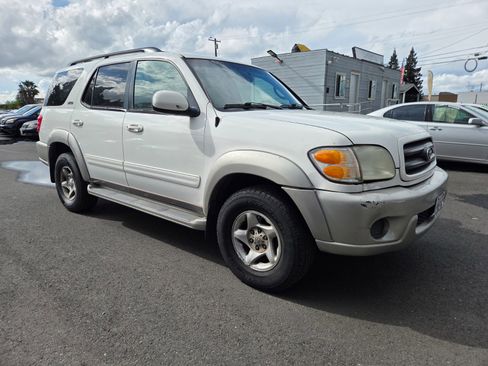 Used 2002 Toyota Sequoia SR5 image 3