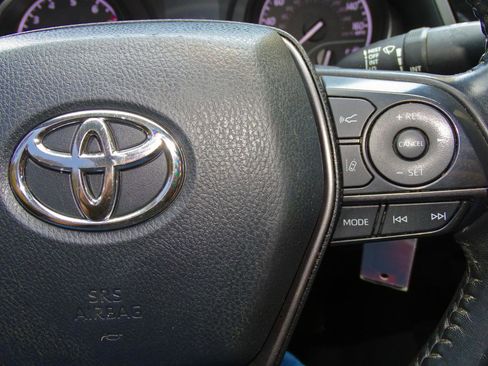 Used 2021 Toyota Camry SE image 25