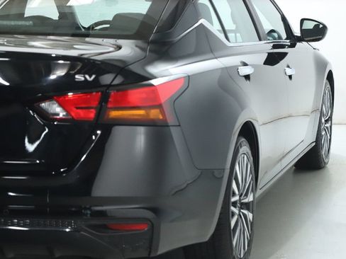 Used 2024 Nissan Altima 2.5 SV FWD image 44