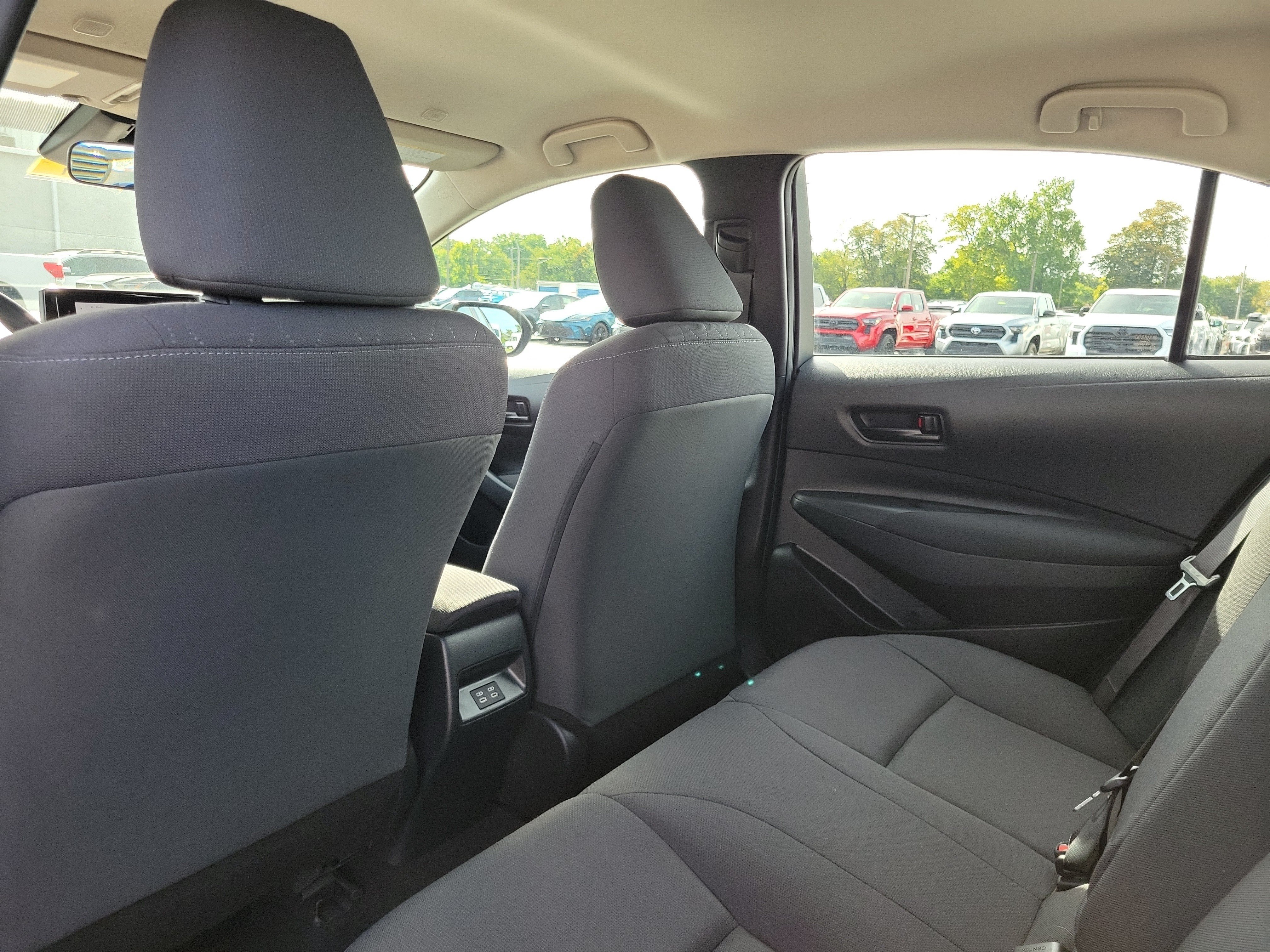 Used 2024 Toyota Corolla LE FWD image 14