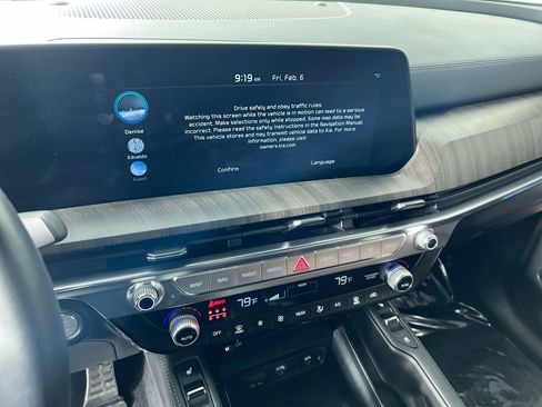 Certified 2025 Kia Telluride SX image 25