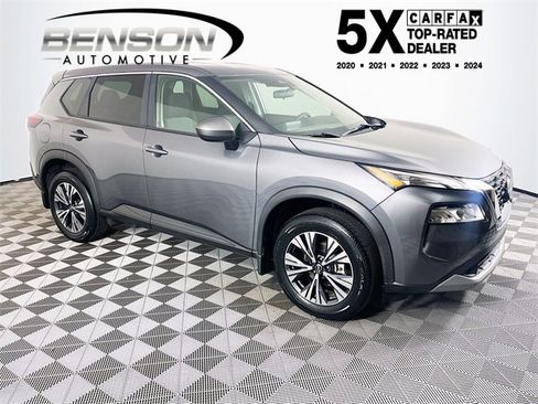 Used 2023 Nissan Rogue SV image 1