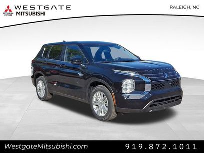 New 2025 Mitsubishi Outlander ES