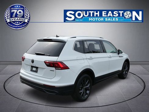 Used 2022 Volkswagen Tiguan SE AWD/4WD image 6