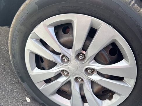 Used 2022 Kia Soul LX FWD image 10