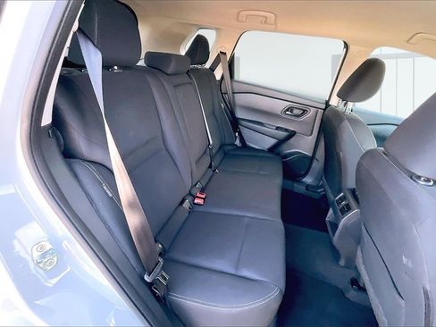 Used 2025 Nissan Rogue S image 24