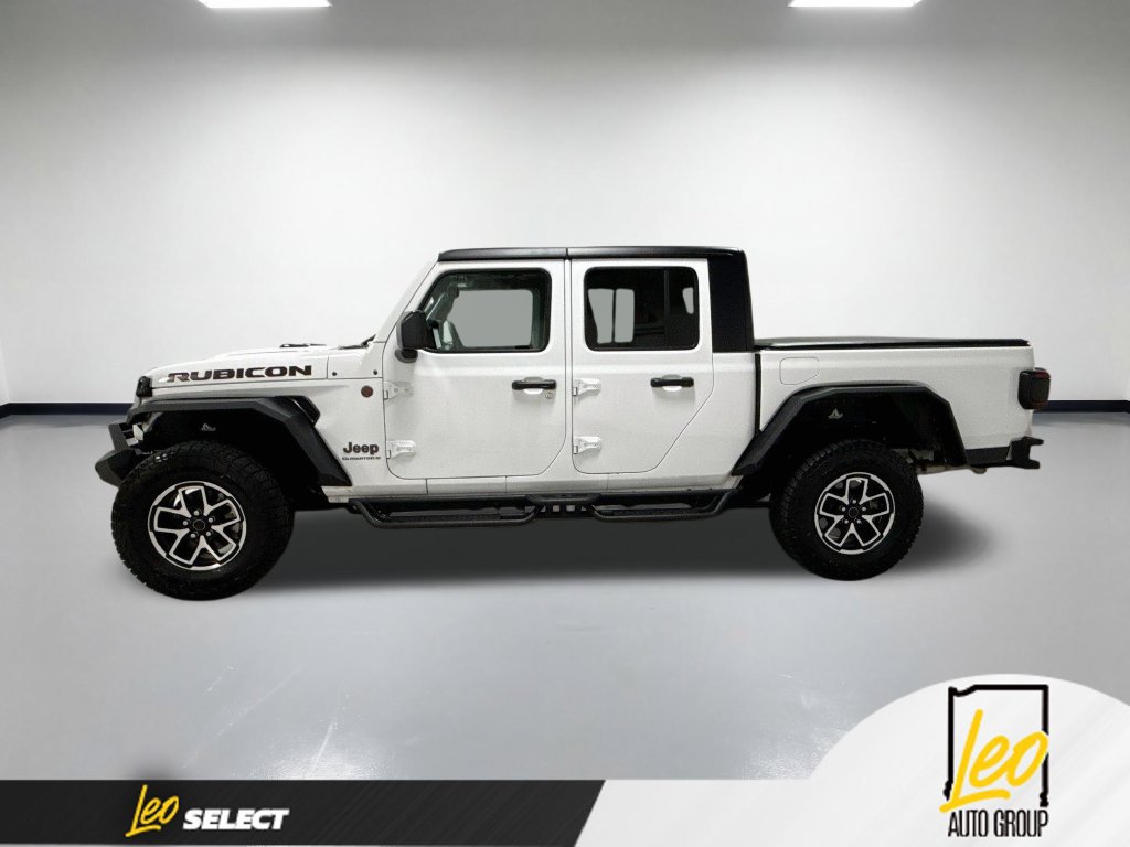 Used 2024 Jeep Gladiator Rubicon w/ Technology Group AWD/4WD image 11