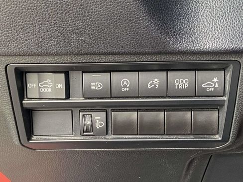 Used 2023 Toyota Tundra SR5 w/ SR5 Convenience Package AWD/4WD image 27