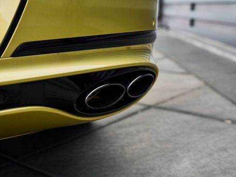 Used 2022 Bentley Continental GT image 12