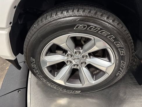 Used 2022 RAM 1500 Limited AWD/4WD image 2