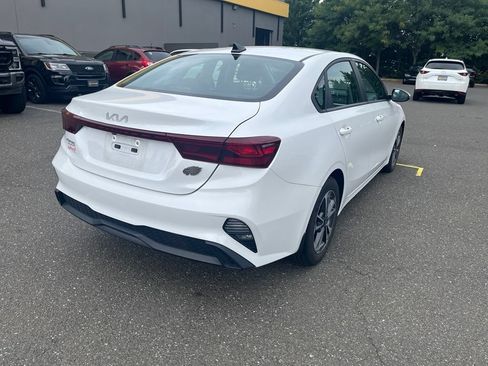 Used 2023 Kia Forte LXS w/ LXS Technology Package FWD image 7