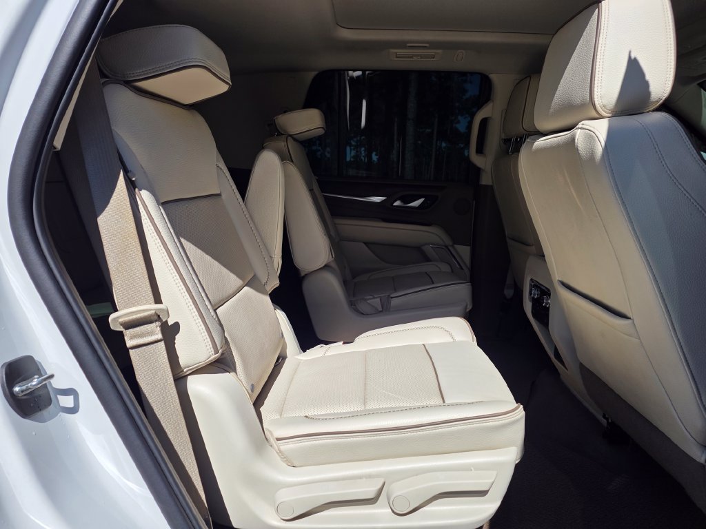 Used 2022 GMC Yukon Denali RWD image 23