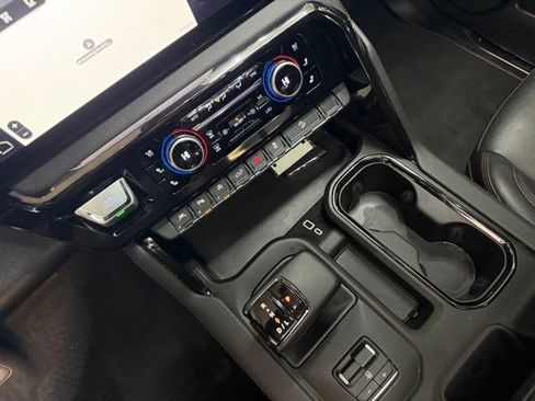 Used 2024 GMC Sierra 1500 AT4 w/ Technology Package image 35