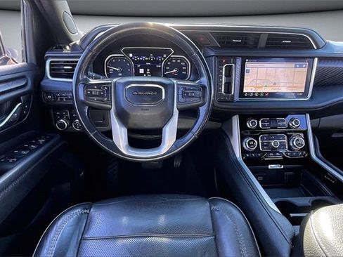 Used 2021 GMC Yukon XL Denali image 8