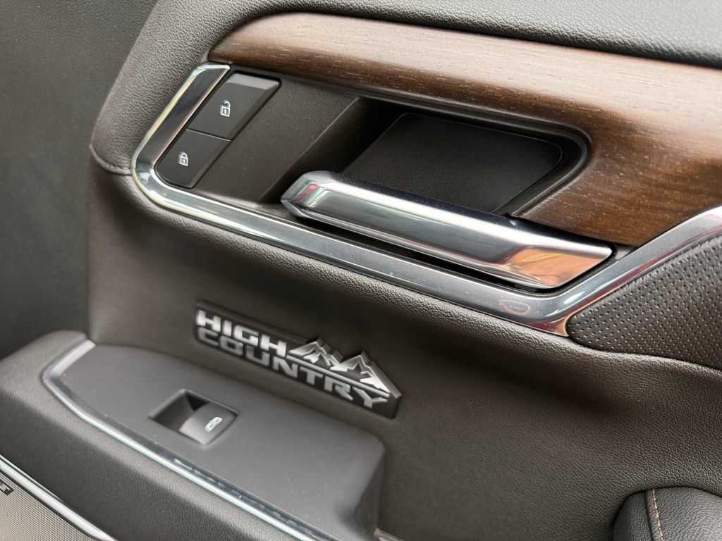 Used 2024 Chevrolet Silverado 1500 High Country w/ High Country Premium Package AWD/4WD image 41