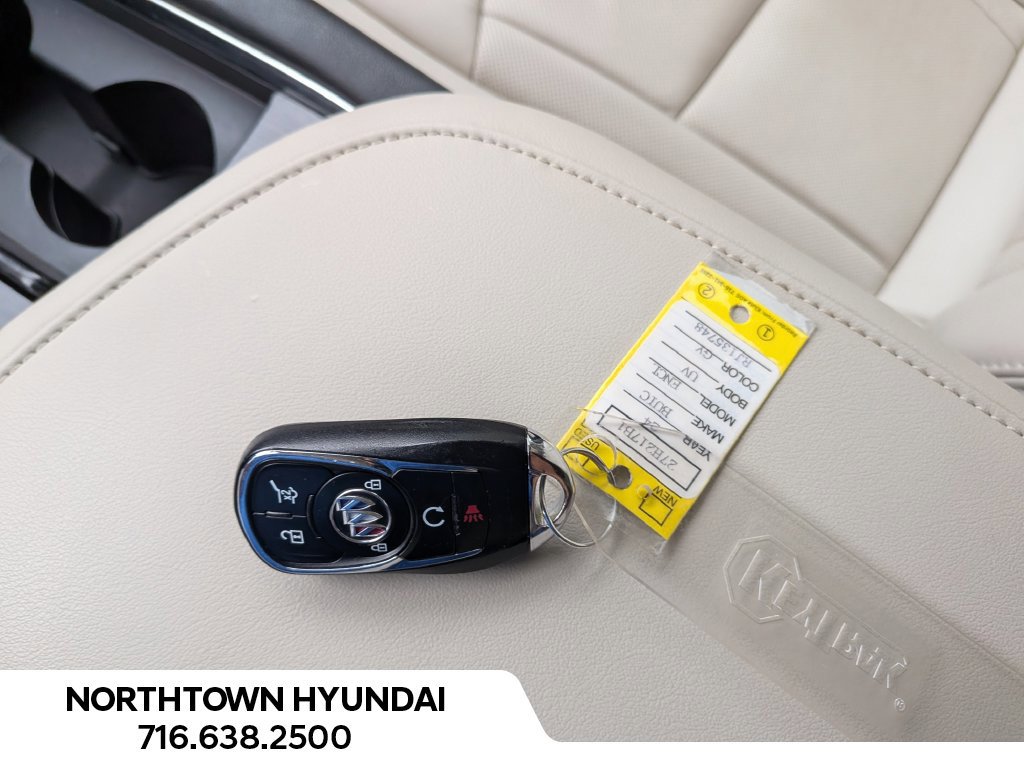 Used 2024 Buick Enclave Essence AWD/4WD image 20