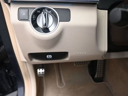 Used 2016 Mercedes-Benz E 350 Sedan image 16