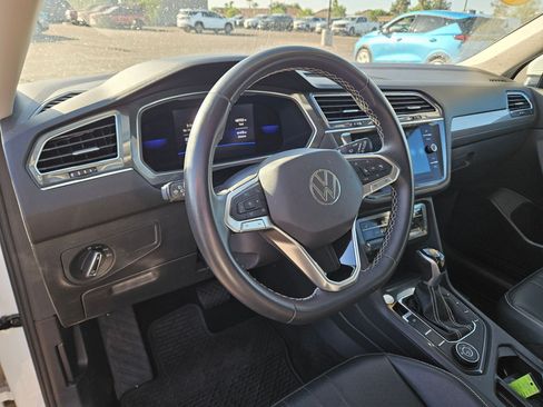 Used 2023 Volkswagen Tiguan SE AWD/4WD image 16