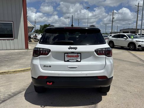 Used 2025 Jeep Compass Trailhawk AWD/4WD image 6
