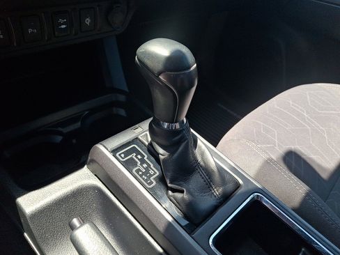 Used 2016 Toyota Tacoma TRD Sport w/ Premium & Technology Package AWD/4WD image 14