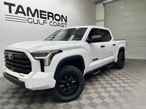 Used 2022 Toyota Tundra SR5 AWD/4WD image 2
