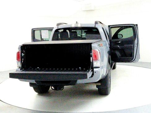 Certified 2021 Toyota Tacoma TRD Off-Road image 11