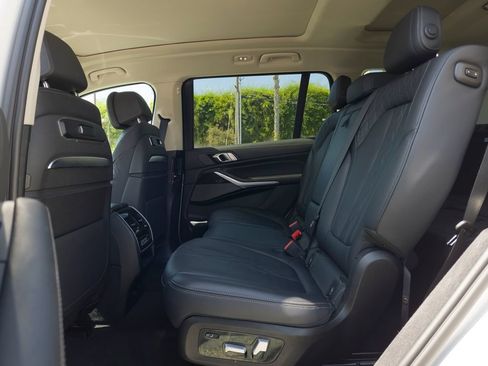 Used 2023 BMW X7 xDrive40i AWD/4WD image 9