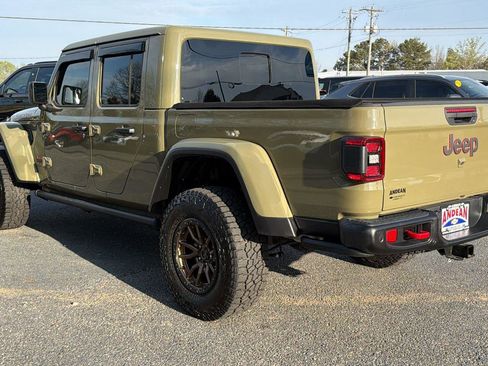 Used 2025 Jeep Gladiator Rubicon AWD/4WD image 7