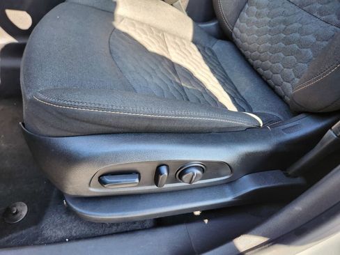 Used 2019 Chevrolet Equinox LT image 26