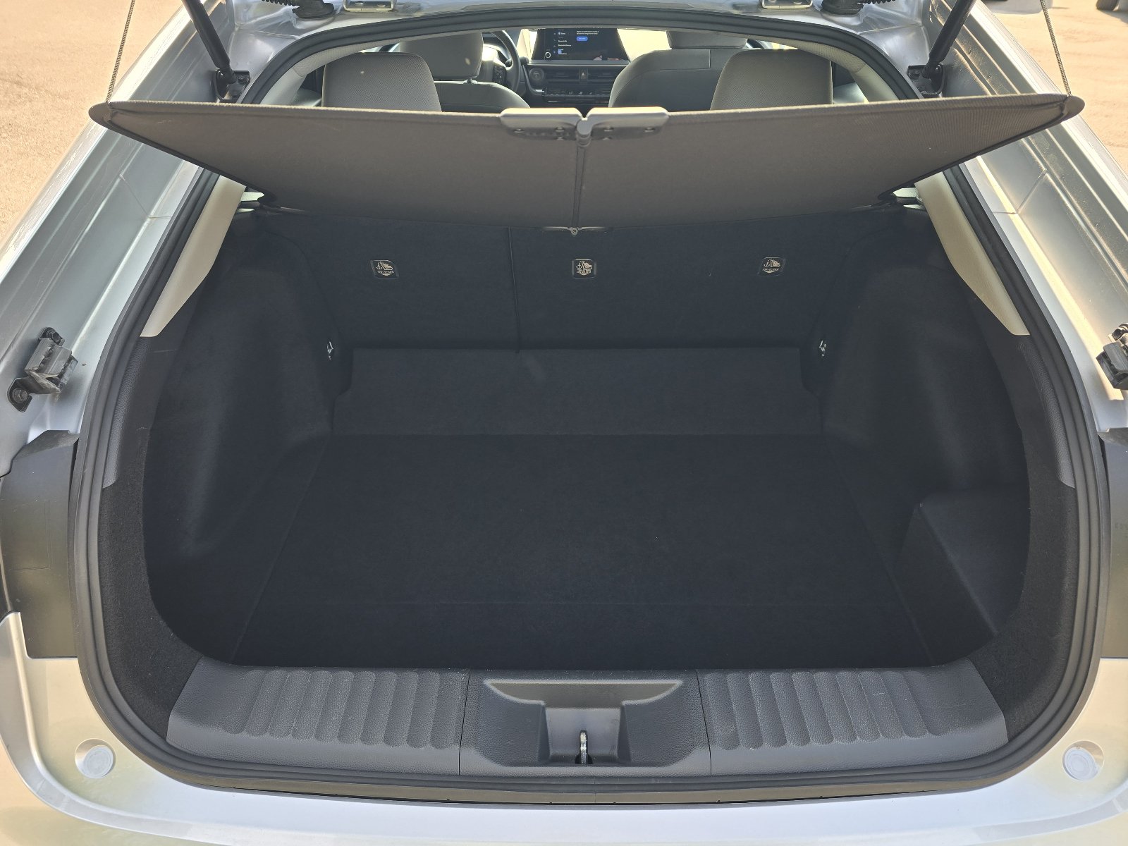 Used 2025 Toyota Prius LE FWD image 26