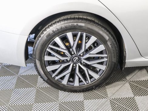 Used 2023 Nissan Altima 2.5 SV image 10