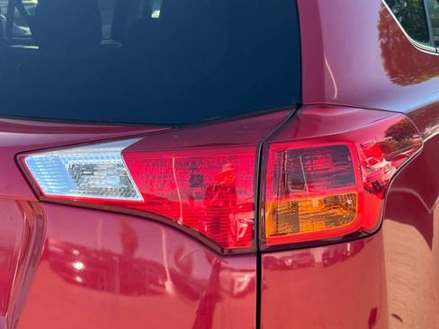 Used 2015 Toyota RAV4 XLE image 18