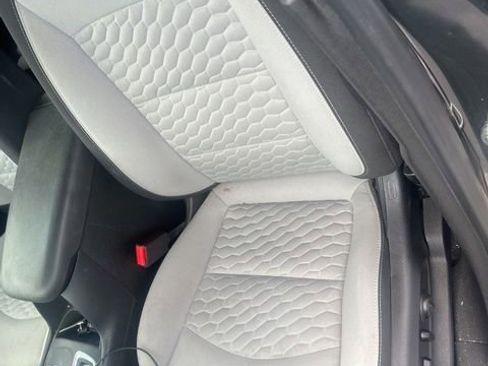 Used 2020 Chevrolet Equinox LS w/ LS Convenience Package FWD image 4