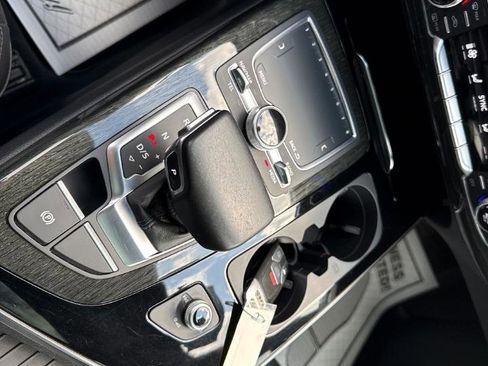 Used 2018 Audi Q7 3.0T Prestige w/ Prestige Package AWD/4WD image 24