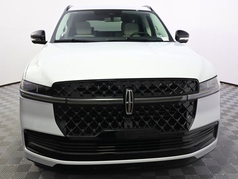 New 2026 Lincoln Navigator Reserve w/ Jet Appearance Package image 10