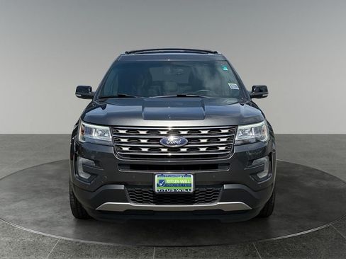Used 2017 Ford Explorer XLT w/ Equipment Group 202A AWD/4WD image 2