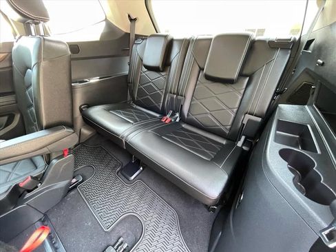 Used 2024 Volkswagen Atlas SE FWD image 8