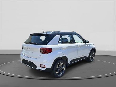 New 2026 Hyundai Venue SEL FWD image 4