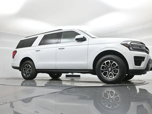 Used 2024 Ford Expedition Max XLT image 49