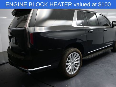 Used 2023 Cadillac Escalade ESV Luxury image 3