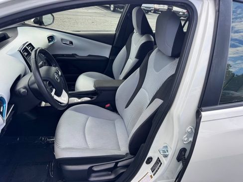 Used 2016 Toyota Prius Three w/ Advanced Technology Package FWD image 18