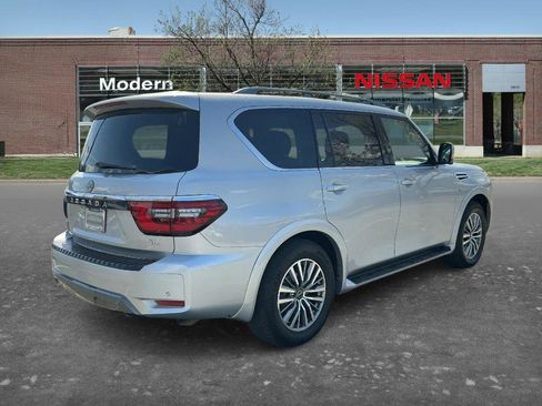 Used 2021 Nissan Armada SL w/ Captain's Chairs Package RWD image 4