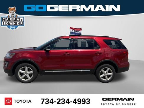 Used 2017 Ford Explorer XLT AWD/4WD image 11
