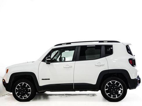 Used 2023 Jeep Renegade Latitude AWD/4WD image 5