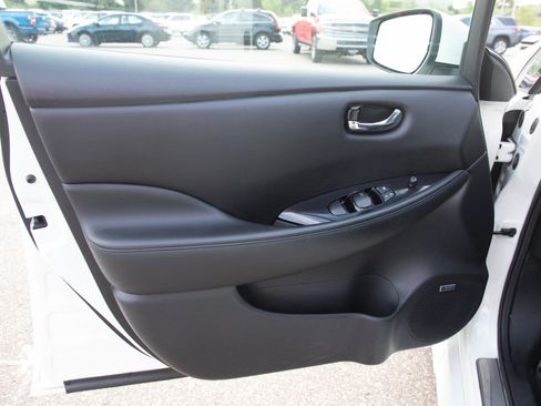 Used 2020 Nissan Leaf SL Plus FWD image 20